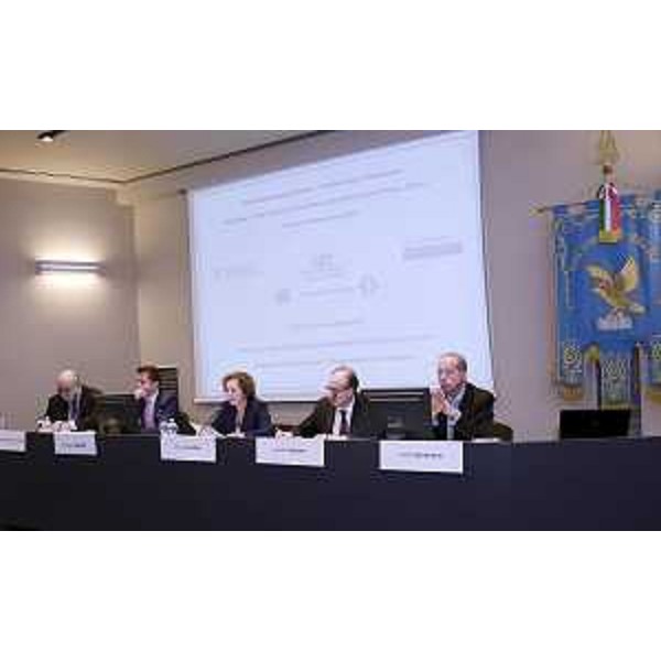 Giovanni Caracciolo di Vietri (Segretario generale InCE), Andrea Orizio (Coordinatore nazionale Balcani/InCE), Tamara Blažina (Presidente Commissione generale Affari politici e interni/InCE), Gianni Torrenti (Assessore regionale Solidarietà FVG) e Fabio Pigliapoco (Segretario generale Iniziativa Adriatico-Ionica) durante i lavori della Commissione generale per gli affari politici e interni dell'Assemblea parlamentare dell'Iniziativa Centro Europea (InCE) – Trieste 09/11/2015