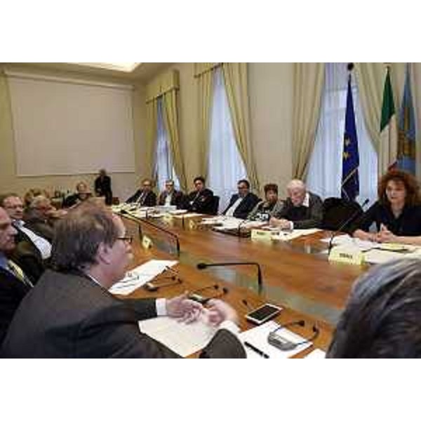Gianni Torrenti (Assessore regionale Cultura) alla presentazione della bozza di progetto per l'ottimizzazione delle traduzioni italiano-sloveno e viceversa, durante la riunione del Comitato istituzionale paritetico per i problemi della minoranza slovena - Trieste 13/11/2015