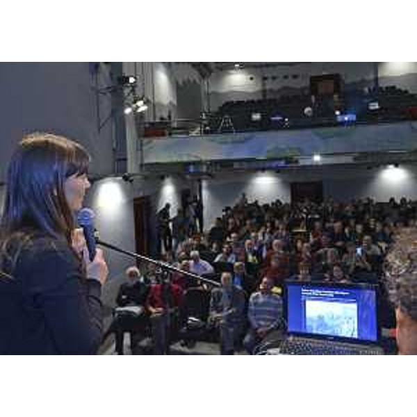 Debora Serracchiani (Presidente Regione Friuli Venezia Giulia) al convegno sulle montagne del fronte orientale nella Prima Guerra Mondiale, promosso dal Club Alpino Italiano (CAI) al Teatro Miela - Trieste 14/11/2015