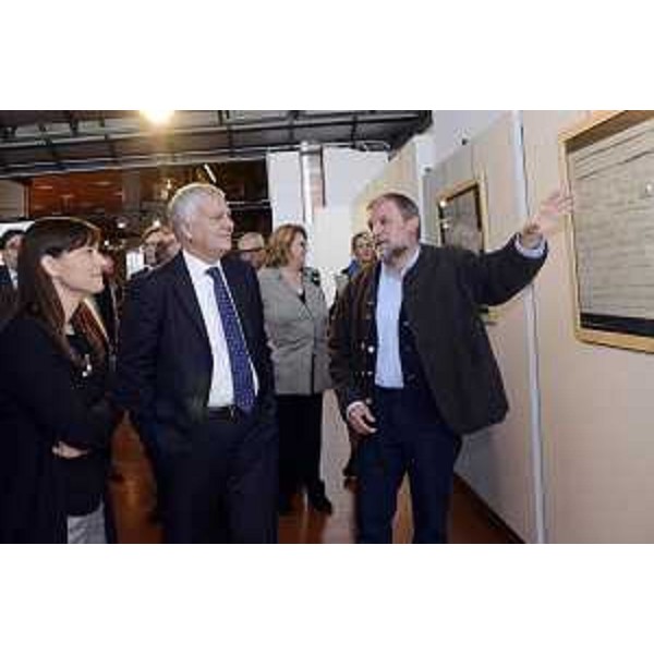 Debora Serracchiani (Presidente Regione Friuli Venezia Giulia) e Gian Luca Galletti (Ministro Ambiente, Tutela Territorio e Mare) all'inaugurazione degli spazi espositivi dell'archivio Snia - Torviscosa 14/11/2015