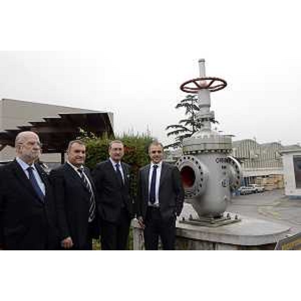 Claudio Sambri (Presidente Orion S.p.A.), Giorgio Petrucci (Direttore amministrativo Orion), Sergio Bolzonello (Vicepresidente Regione FVG e assessore Attività produttive) e Luca Farina (Titolare e amministratore delegato Orion) presso lo stabilimento della Orion S.p.A. - Trieste 18/11/2015