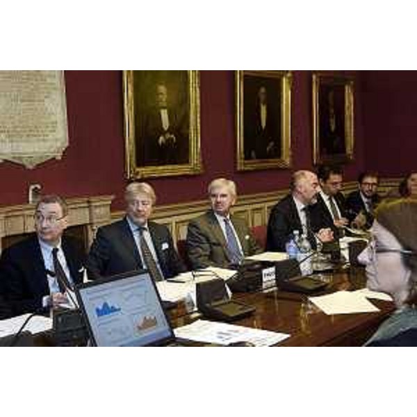 Sergio Bolzonello (Vicepresidente Regione FVG e assessore Attività produttive), Antonio Paoletti (Presidente CCIAA Trieste) e Giovanni Pavan (Presidente Unioncamere FVG) alla presentazione del "Rapporto banca-impresa. Il punto di vista degli istituti di credito", stilato dalla Fondazione Nord Est per Unioncamere FVG - Trieste 19/11/2015