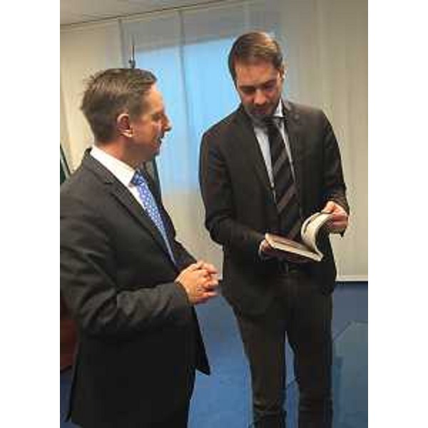 Christian Benger (Assessore Agricoltura e Turismo Land Carinzia) e Cristiano Shaurli (Assessore Risorse agricole e forestali Regione FVG), nella sede regionale - Udine 20/11/2015