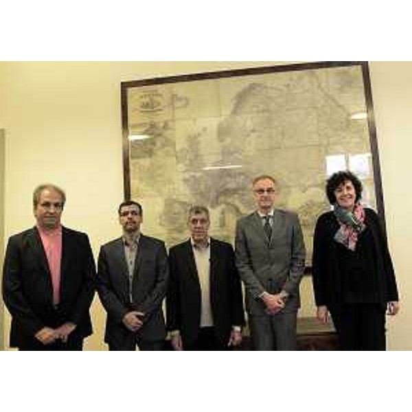 Maurizio Fermeglia (Rettore Università Trieste) e Loredana Panariti (Assessore regionale Ricerca e Università) con la delegazione dell'Università Sharif di Teheran, nel Palazzo della Regione FVG - Trieste 23/11/2015