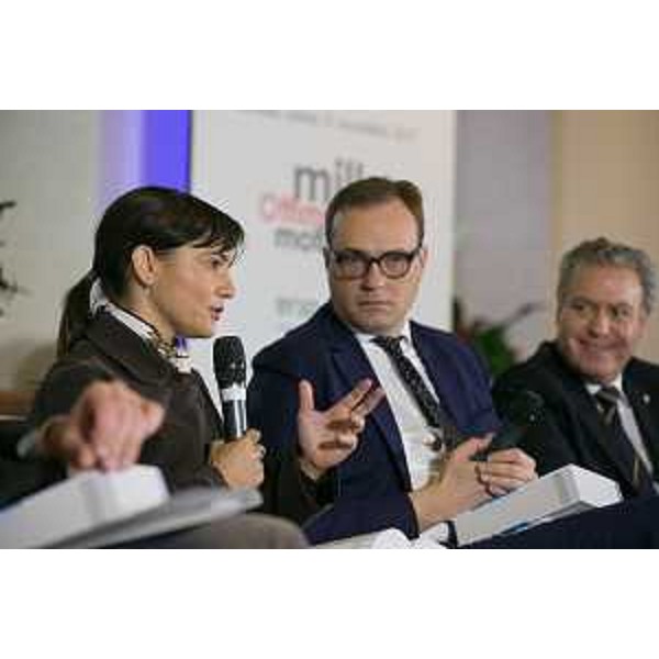 Debora Serracchiani (Presidente Regione Friuli Venezia Giulia) e Tommaso Cerno (Direttore Messaggero Veneto, moderatore) al dibattito "I vini del Friuli Venezia Giulia, quale futuro?", organizzato nell'ambito dell'evento "Mille ottimi motivi per esserci" dell'Associazione Italiana Sommelier (AIS) del FVG - Merlana di Trivignano Udinese 21/11/2015