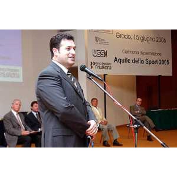 Franco Iacop (Assessore regionale per le relazioni internazionali, comunitarie e autonomie locali) alla premiazione delle "Aquile dello sport" 2005 tenutasi a Grado (Grado, 15/06/06)