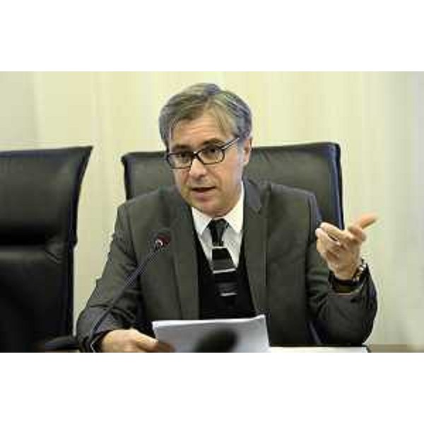 Francesco Peroni (Assessore regionale Finanze, Patrimonio, Coordinamento e Programmazione Politiche economiche e comunitarie) illustra la legge di Stabilità 2016, varata dalla Giunta regionale, alla Prima Commissione del Consiglio regionale del FVG - Trieste 24/11/2015