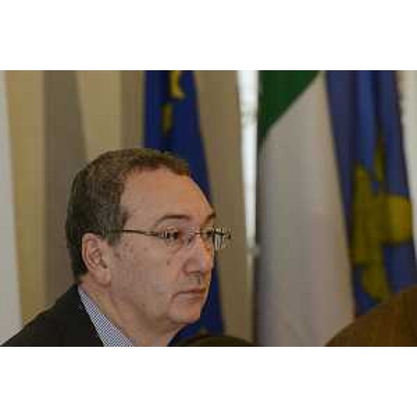 Sergio Bolzonello (Vicepresidente Regione FVG e assessore Attività produttive, Cooperazione e Turismo) presiede la riunione della Giunta regionale del Friuli Venezia Giulia - Trieste 27/11/2015