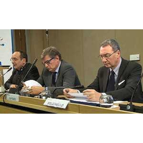 Renato Quaglia (Project manager Friuli Future Forum), Giovanni Da Pozzo (Presidente CCIAA Udine) e Sergio Bolzonello (Vicepresidente Regione FVG e assessore Attività produttive) e Giovanni Pavan (Presidente Unioncamere FVG) al confronto "Friuli Nuova Manifattura. Indirizzare e riconfigurare la sfida del manifatturiero" a Villa Manin di Passariano - Codroipo 27/11/2015
