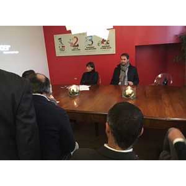 Debora Serracchiani (Presidente Regione Friuli Venezia Giulia) e Cristiano Shaurli (Assessore regionale Risorse agricole e forestali) durante la visita alla Roncadin S.p.A. - Meduno 30/11/2015