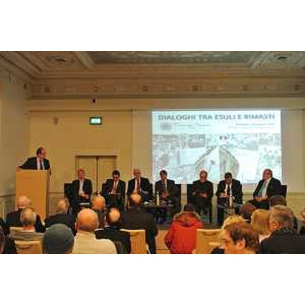 Gianni Torrenti (Assessore regionale Cultura) interviene al convegno "Dialoghi tra esuli e rimasti", allo Starhotels Savoia Excelsior Palace - Trieste 01/12/2015