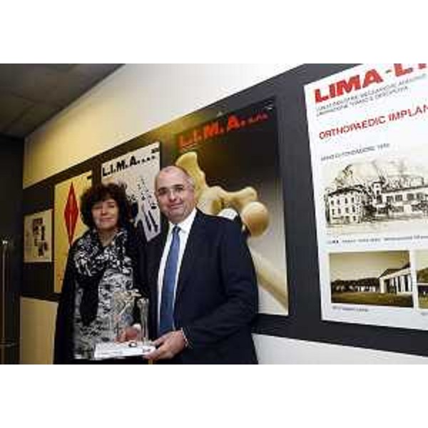 Loredana Panariti (Assessore regionale Lavoro e Ricerca) e Luigi Ferrari (Amministratore delegato LIMA Corporate S.p.A.) - Villanova di San Daniele del Friuli 03/12/2015