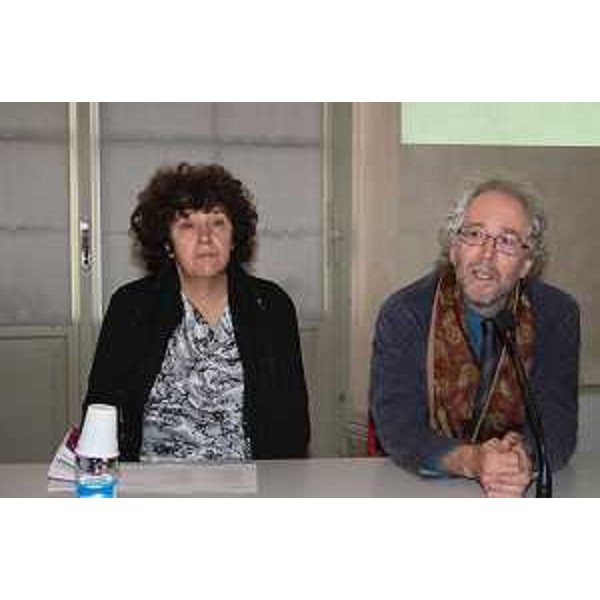 Loredana Panariti (Assessore regionale Università) e Neil Harris (Direttore Dipartimento Storia e Tutela Beni culturali UniUd) all'incontro con gli studenti del Polo umanistico UniUd sul tema "Progettare il futuro, orientare lo studio" - Udine 03/12/2015 (Foto UniUd)