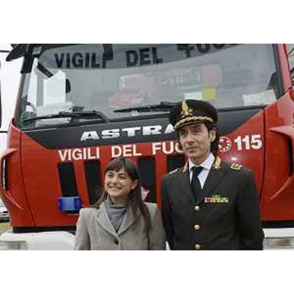 Debora Serracchiani (Presidente Regione Friuli Venezia Giulia) e Vincenzo Lotito (Comandante provinciale Vigili Fuoco Udine) nella ricorrenza di Santa Barbara, Patrona dei Vigili del Fuoco - Udine 04/12/2015