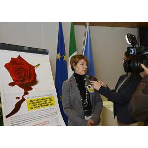 Maria Sandra Telesca (Assessore regionale Politiche sociali) alla conferenza stampa sulla raccolta fondi "Credevo fosse amore" di Aspiag Service S.r.l., concessionaria del marchio Despar per il Nord Est, conclusa il 29 novembre scorso - Udine 04/12/2015