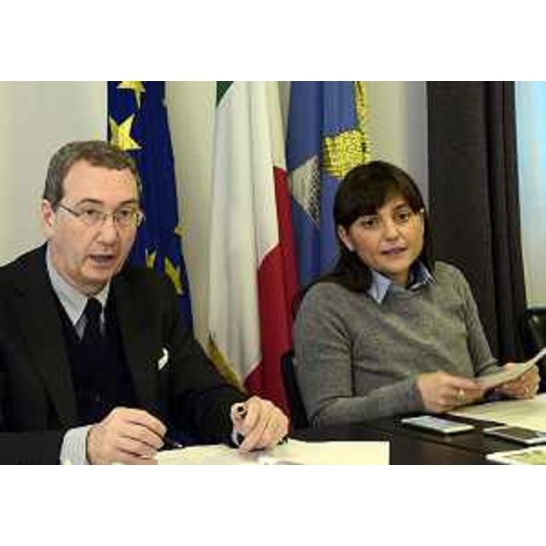 Sergio Bolzonello (Vicepresidente Regione FVG e assessore Attività produttive, Cooperazione e Turismo) e Debora Serracchiani (Presidente Regione Friuli Venezia Giulia) durante la riunione della Giunta del FVG - Udine 04/12/2015