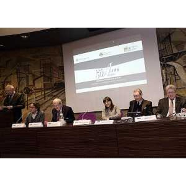 Debora Serracchiani (Presidente Regione Friuli Venezia Giulia) e Sergio Bolzonello (Vicepresidente Regione FVG e assessore Attività produttive) all'incontro promosso dai vertici regionali di Confartigianato, CNA e URES-SDGZ per i 50 anni di fondazione dell'Ente per lo Sviluppo dell'Artigianato (ESA) del FVG, nella sede della CCIAA - Udine 04/12/2015
