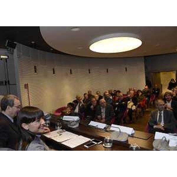 Sergio Bolzonello (Vicepresidente Regione FVG e assessore Attività produttive) e Debora Serracchiani (Presidente Regione Friuli Venezia Giulia) all'incontro promosso dai vertici regionali di Confartigianato, CNA e URES-SDGZ per i 50 anni di fondazione dell'Ente per lo Sviluppo dell'Artigianato (ESA) del FVG, nella sede della CCIAA - Udine 04/12/2015