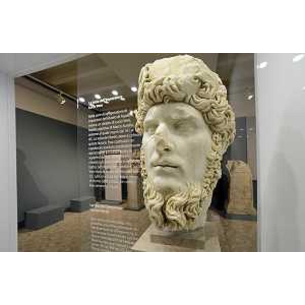 Testa dell'imperatore Lucio Vero esposta alla mostra "Il Bardo ad Aquileia", al Museo Archeologico Nazionale - Aquileia 05/12/2015