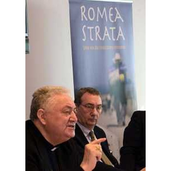 Monsignor Dino De Antoni (Presidente Commissione pellegrinaggi Conferenza Episcopale Italiana / CEI) e Sergio Bolzonello (Vicepresidente Regione FVG) alla presentazione del Progetto e dell'itinerario della strada di fede "Romea Strata" - Udine 10/12/2015