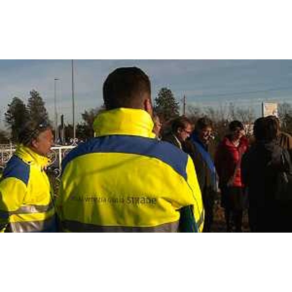 Mariagrazia Santoro (Assessore regionale Infrastrutture, Mobilità, Lavori pubblici) alla cerimonia di consegna dei lavori di "sistemazione a rotatoria" del chilometro 122+300 della statale 14, in comune di Ronchi, all'incrocio con via Tambarin (per la realizzazione del Polo intermodale) - Ronchi dei Legionari (GO) 11/12/2015