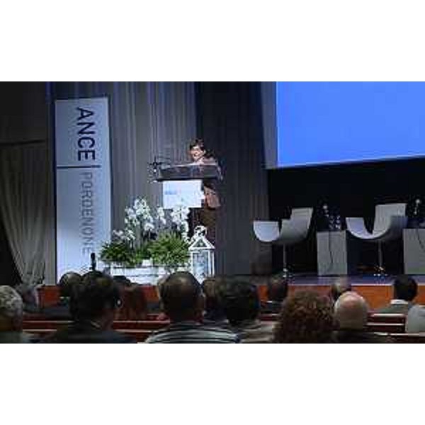 Debora Serracchiani (Presidente Regione Friuli Venezia Giulia) all'Assemblea generale dell'Associazione Nazionale Costruttori Edili (ANCE) di Pordenone, al ridotto del Teatro Verdi - Pordenone 14/12/2015