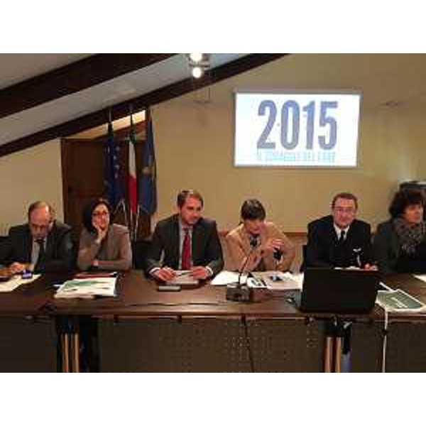 La Giunta regionale del Friuli Venezia Giulia durante la conferenza stampa di fine anno, con la presidente Debora Serracchiani, il vicepresidente Sergio Bolzonello e gli assessori Gianni Torrenti, Sara Vito, Cristiano Shaurli e Loredana Panariti - Villa Manin di Passariano (Codroipo) 22/12/2015
