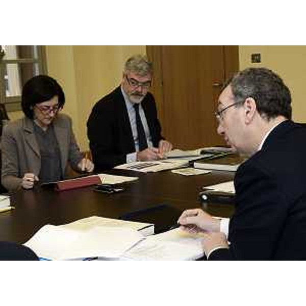 Gli assessori regionali Sara Vito (Ambiente ed Energia) e Paolo Panontin (Autonomie locali e Coordinamento Riforme, Caccia e risorse ittiche, delegato Protezione civile) e Sergio Bolzonello (Vicepresidente Regione FVG e assessore Attività produttive, Cooperazione e Turismo) durante la riunione della Giunta del FVG - Villa Manin di Passariano (Codroipo) 22/12/2015