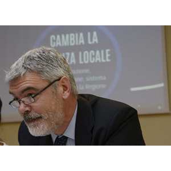 Paolo Panontin (Assessore regionale Autonomie locali e Coordinamento Riforme, Caccia e risorse ittiche, delegato Protezione civile) durante la conferenza stampa di fine anno della Giunta regionale del FVG - Villa Manin di Passariano (Codroipo) 22/12/2015