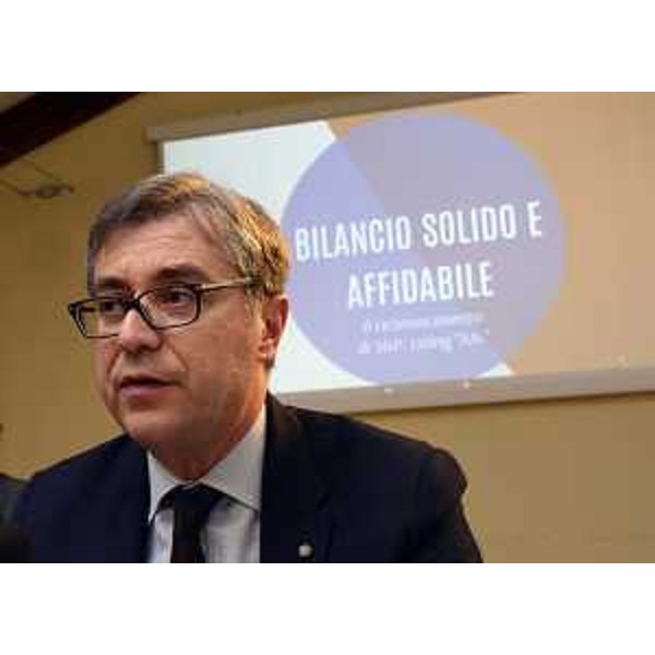 Francesco Peroni (Assessore regionale Finanze, Patrimonio, Coordinamento e Programmazione Politiche economiche e comunitarie) durante la conferenza stampa di fine anno della Giunta regionale del FVG - Villa Manin di Passariano (Codroipo) 22/12/2015