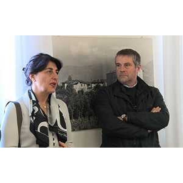 Mariagrazia Santoro (Assessore regionale Lavori pubblici ed Edilizia) e Giambattista Turridano (Presidente Consorzio Comunità Collinare Friuli) durante la verifica degli interventi di recupero del Castello - Colloredo di Monte Albano 19/12/2015