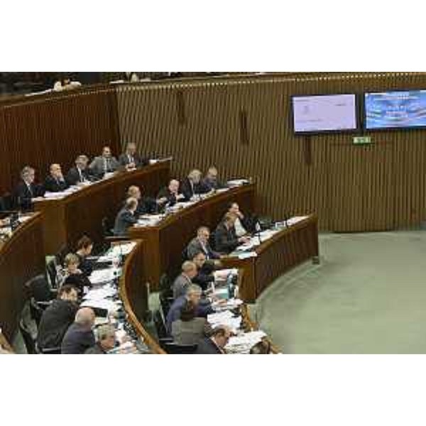Votazioni d'Aula nel corso dell'ultima giornata di esame dei provvedimenti finanziari che ha visto l'approvazione della legge di Stabilità, in Consiglio regionale - Trieste 17/12/2015