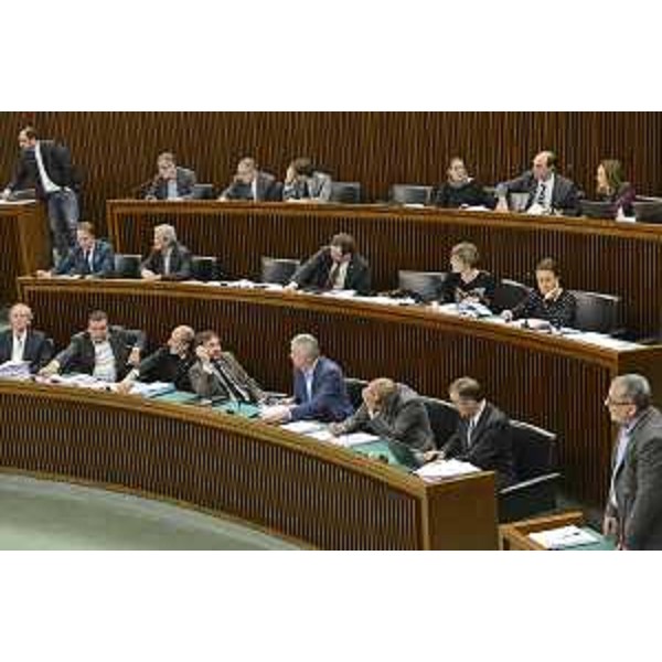 Votazioni d'Aula nel corso dell'ultima giornata di esame dei provvedimenti finanziari che ha visto l'approvazione della legge di Stabilità, in Consiglio regionale - Trieste 17/12/2015