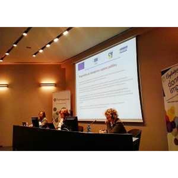 Il convegno "Il futuro del lavoro nell'area Euradria: nuove professionalità, prospettive di sviluppo e opportunità per le imprese", organizzato da Confartigianato FVG e dal Comune di Trieste nel quadro del Progetto transfrontaliero Euradria 2015 di cui la Regione FVG (Area Agenzia Regionale Lavoro) è capofila, nella Sala Tessitori del Consiglio Regionale - Trieste 10/12/2015