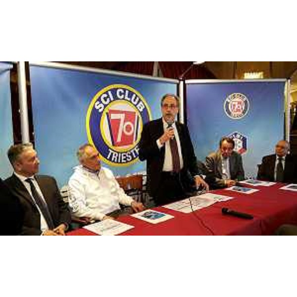 Lino Anziutti (Sindaco Forni di Sopra), Roberto Andreassich (Presidente Sci Club 70), Gianni Torrenti (Assessore regionale Sport), Francesco Cipolla (Vicepresidente CONI FVG) e Livio Manzin (Past president Sci Club 70) alla conferenza stampa di presentazione dei "Campionati italiani di Sci alpino -discipline veloci- Tarvisio e Sella Nevea 2016", al Caffè degli Specchi - Trieste 12/01/2016