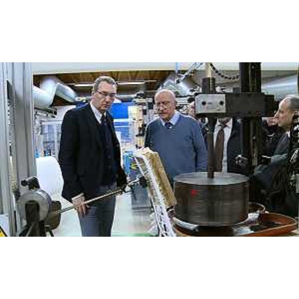 Sergio Bolzonello (Vicepresidente Regione FVG e assessore Attività produttive) visita il CATAS S.p.A. accompagnato da Andrea Giavon (Direttore generale CATAS) - San Giovanni al Natisone 12/01/2016