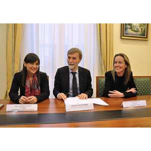 Debora Serracchiani (Presidente Regione Friuli Venezia Giulia), Graziano Delrio (Ministro Infrastrutture e Trasporti) ed Elisa De Berti (Assessore Lavori pubblici, Infrastrutture e Trasporti Regione Veneto) - Roma 14/01/2016