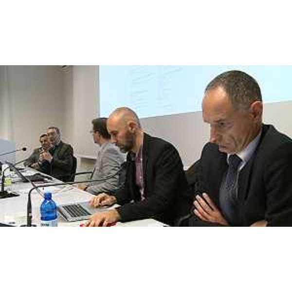 Sergio Bolzonello (Vicepresidente Regione FVG e assessore Attività produttive, Cooperazione e Turismo) al convegno "Social Media e Turismo. Tra innovazione e valorizzazione", a Palazzo Antonini. In primo piano Bruno Bertero (Direttore Marketing PromoTurismo FVG) - Udine 14/01/2016