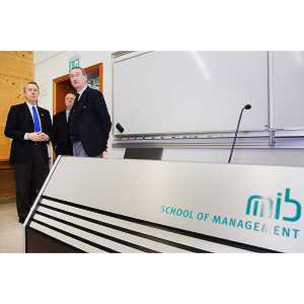 Vladimir Nanut (Direttore MIB), Claudio Sambri (Consigliere delegato MIB) e Sergio Bolzonello (Vicepresidente Regione FVG e assessore Attività produttive) al MIB School of Management - Trieste 21/01/2016 (Foto Marino Sterle)