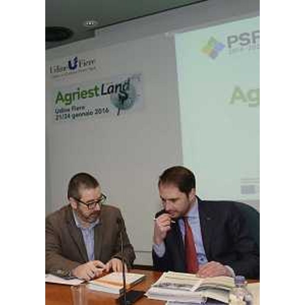 Giorgio Zanin (Deputato, membro Commissione Agricoltura) e Cristiano Shaurli (Assessore regionale Risorse agricole e forestali) alla tavola rotonda "Per coltivare un futuro sostenibile. Il PSR 2014-2020 del Friuli Venezia Giulia", nell'ambito di AgriestLand 2016 - Udine 22/01/2016