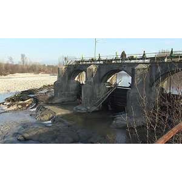 Sopralluogo sull'Isonzo. Presenti Sara Vito (Assessore regionale Ambiente), Marco Vittori (Vicesindaco Sagrado), Franca Zotti (Assessore Ambiente Comune Sagrado) e Linda Tomasinsig (Sindaco Gradisca d'Isonzo) - Sagrado (GO) 25/01/2016