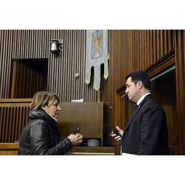 Maria Sandra Telesca (Assessore regionale Salute, Integrazione socio-sanitaria, Politiche sociali e Famiglia) e Franco Iacop (Presidente Consiglio regionale FVG) durante i lavori dell'Aula - Trieste 25/01/2016