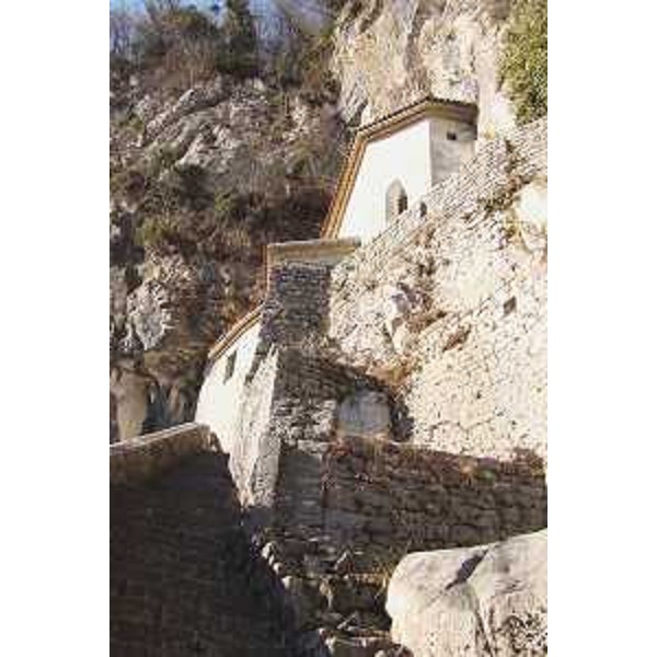 Val Natisone: Chiesa di San Giovanni d'Antro in comune di Pulfero (Udine). Foto: Archivio del Corpo forestale regionale - Marco Pradella