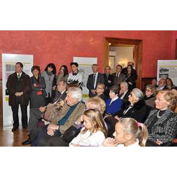Presentazione del libro e della mostra "Alla gentilezza di chi la raccoglie. Dall'inferno di Buchenwald una storia vera" di Raffaella Cargnelutti, nella sede della Regione Friuli Venezia Giulia - Roma 27/01/2016