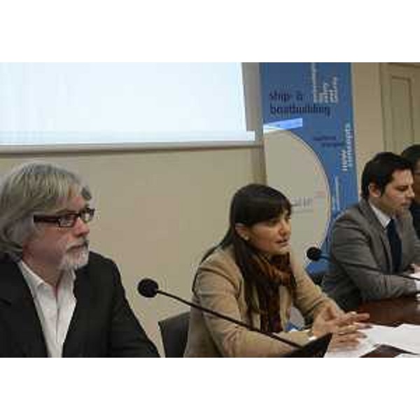 Massimo Capoleva (Presidente Mare TC FVG), Debora Serracchiani (Presidente Regione Friuli Venezia Giulia) e Tomislav Uroda (Presidente MarC) alla presentazione di attività e programmi del Mare Technology Cluster FVG (Mare TC FVG) e firma dell'accordo di partnership con il Cluster marittimo croato (MarC) - Trieste 29/01/2016