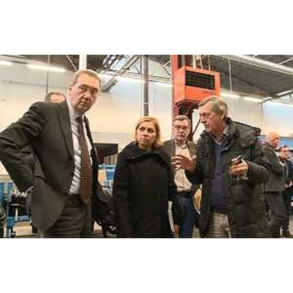 Sergio Bolzonello (Vicepresidente Regione FVG e assessore Attività produttive) visita la Fama S.p.A. accompagnato da Gustavo Bomben (Titolare) - San Vito al Tagliamento 04/02/2016