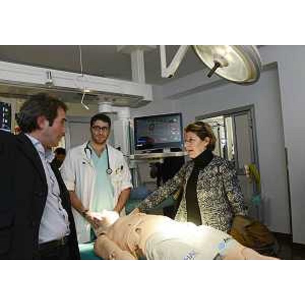 Vittorio Bresadola (Direttore Scuola superiore Chirurgia generale) e Maria Sandra Telesca (Assessore Salute Regione Friuli Venezia Giulia) all'inaugurazione del Centro di Simulazione e Alta Formazione (CSAF) presso l'Azienda Ospedaliero-Universitaria Santa Maria della Misericordia - Udine 05/02/2016