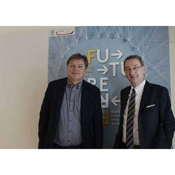 Giovanni Da Pozzo (Presidente CCIAA Udine) e Sergio Bolzonello (Vicepresidente Regione FVG e assessore Attività produttive) all'appuntamento "10 parole chiave per la ricostruzione economica" di Future Forum - Udine 05/02/2016