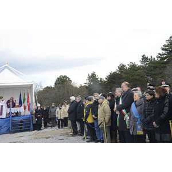 Roberto Cosolini (Sindaco Trieste), Maria Teresa Bassa Poropat (Presidente Provincia Trieste), Debora Serracchiani (Presidente Regione Friuli Venezia Giulia) e Annapaola Porzio (Prefetto Trieste) alla messa per celebrare il Giorno del Ricordo - Monumento nazionale della Foiba di Basovizza (TS) 10/02/2016