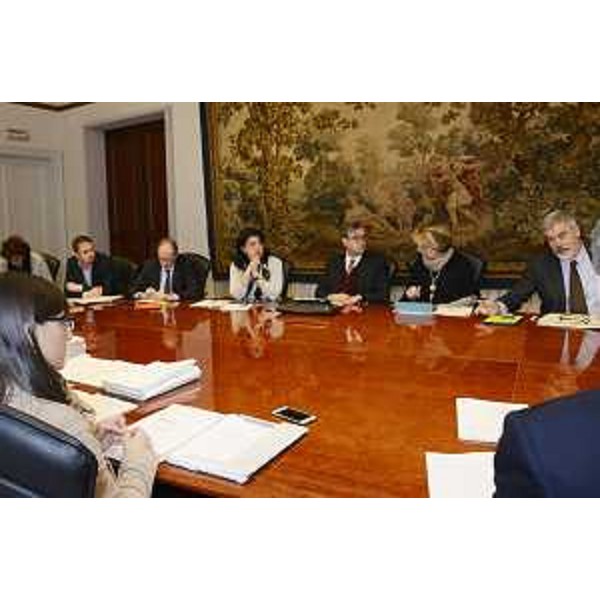 Gli assessori regionali Loredana Panariti (Lavoro), Cristiano Shaurli (Risorse agricole), Gianni Torrenti (Cultura), Mariagrazia Santoro (Infrastrutture), Francesco Peroni (Finanze), Maria Sandra Telesca (Salute) e Paolo Panontin (Autonomie locali) durante la riunione della Giunta del Friuli Venezia Giulia - Trieste 12/02/2016